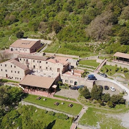 Masseria Rocca Di Gonato Castelbuono  Exterior photo